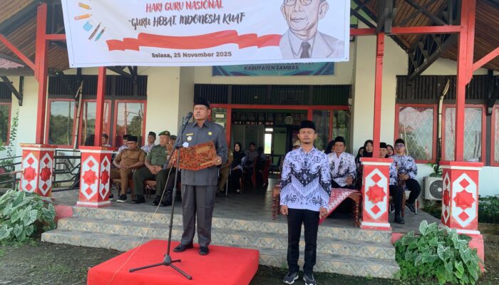 Anggota Koramil 01/Sambas Hadiri Upacara Peringatan Hari PGRI dan Hari Guru Nasional di Wilayah Binaan