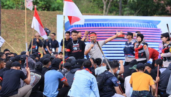 Polri Peragakan Model Pelayanan Unjuk Rasa Terbaru Apel Kasatwil 2025, Dirsamapta: “Semua Tindakan Harus Sesuai Prosedur dan Berbasis HAM”