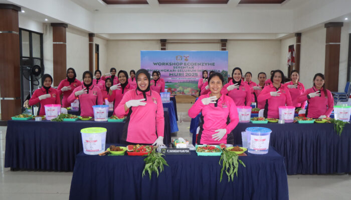 Workshop Ecoenzyme Serentak Pecahkan Rekor MURI, Bhayangkari Pulang Pisau Ambil Bagian