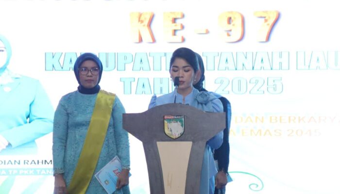 Dandim 1009/Tanah Laut dan Ketua Persit Hadiri Peringatan Hari Ibu 2025 Kabupaten Tanah Laut