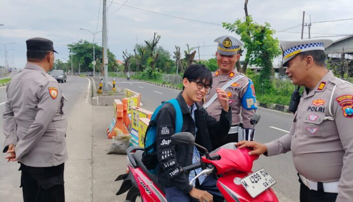 Tertibkan Pelanggar Rambu, Satlantas Polres Tanjung Perak Gelar Patroli Terpadu di Akses Vital Surabaya–Madura