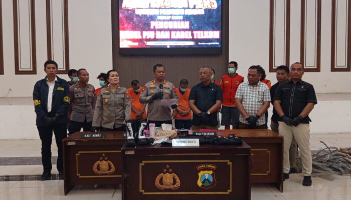 Sindikat Pencurian Kabel PJU dan Telkom Berhasil Dibekuk Satreskrim Polrestabes Surabaya