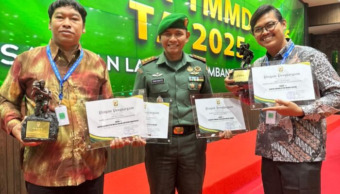 Dandim 1208/Sambas Dampingi Penerima Penghargaan Media Sosial dan Media Online Terbaik Pada LKJ TMMD ke-126