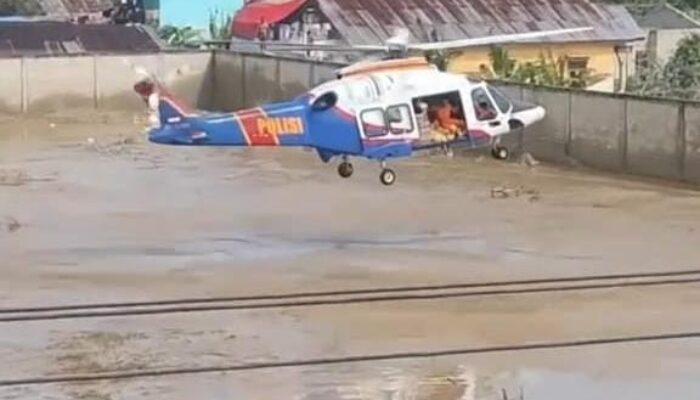 Helikopter Poludara Baharkam Polri Berhasil Dropping Logistik Bantuan ke Aceh Tamiang