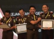 Kejari Tanjung Perak, Patut Diacungi Jempol Memborong 6 Penghargaan
