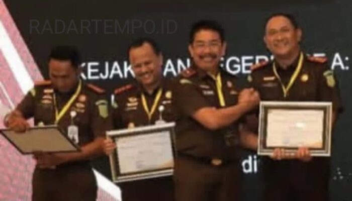 Kejari Tanjung Perak, Patut Diacungi Jempol Memborong 6 Penghargaan