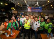 Sinergi Ngopi Bareng Kakorlantas Polri, Driver Ojol Surabaya Diajak Jadi Pelopor Tertib Lalu Lintas