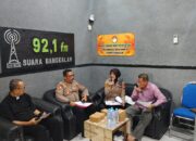 On Air di Radio Suara Bangkalan, Polres Bangkalan bersama Tokoh Gereja Perk Tegaskan Kesiapan Nataru