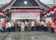 Wakili Dandim, Pasi Ops Kodim 1208/Sambas Ikuti Apel Gelar Pasukan Ops Lilin Kapuas 2025 Polres Sambas