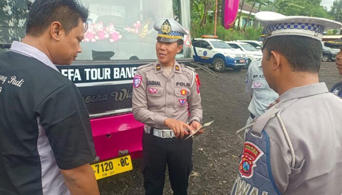 Polres Probolinggo Gelar Ramp Check Gabungan Angkutan Pariwisata Nataru 2025–2026