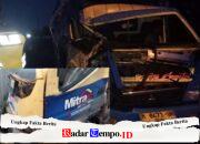 Laka Lantas!!! Dua Truk Adu Banteng di Jalan Raya Camplong Sampang, Dua Truk Rusak Parah