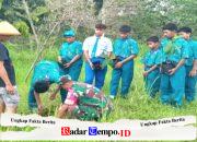 Babinsa Ngeni Bersama Siswa SMPN 2 Wonotirto Tanam Bibit Trembesi Mendukung Program Bersatu Dengan Alam