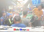 Nelayan Asal Lumpur Gresik Ditemukan Meninggal Dunia Mengapung, Satpolairud Polres Gresik Bantu Lakukan Evakuasi