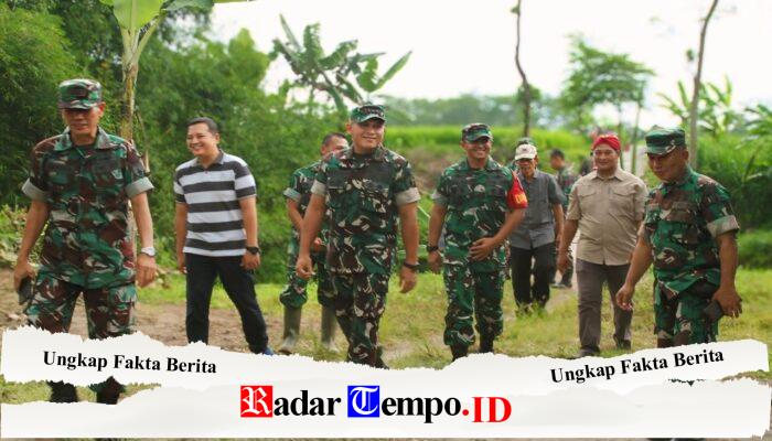 Dandim 0808/Blitar Dampingi Danrem 081/DSJ kunjungi Lokasi Sasaran Pembangunan Jembatan Gantung Di Blitar