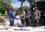 Babinsa Pandawan Dampingi Bupati HST Tinjau Banjir Berkepanjangan di Kayu Rabah