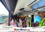 Tingkatkan Kamseltibcarlantas, Satlantas Polres Gresik Edukasi Driver Trans Jatim Lewat “Polantas Menyapa”