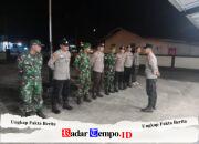 Jaga Keamanan Lingkungan, Anggota Koramil 05/Pemangkat Bersama Polsek Semparuk Laksanakan Patroli