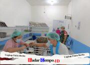 Babinsa Keliu Koramil 02/Sejangkung Dampingi Pendistribusian Makanan Bergizi Gratis untuk Anak PAUD