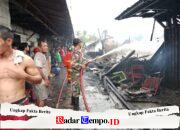 Anggota Koramil 07/Teluk Keramat Sigap Bantu Padamkan Kebakaran 10 Ruko di Pasar Simpang Empat