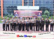 Kapolres Gresik Apresiasi Dedikasi Personel, 63 Anggota Terima Penghargaan dan Satyalancana