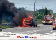 BREAKING NEWS | Mobil Terbakar di Gerbang Tol Belahanrejo, Akses Sempat Terganggu