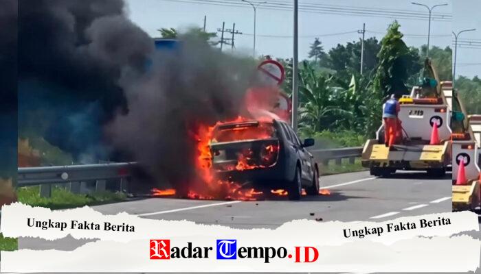 BREAKING NEWS | Mobil Terbakar di Gerbang Tol Belahanrejo, Akses Sempat Terganggu
