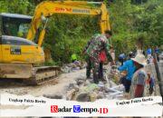 Tak Hanya Alat Tradisional, Alat Berat Excavator Pun Diturunkan Pada Pra TMMD Di Desa Kembang