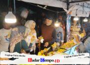 Bupati Sampang Borong Jajanan dan Sapa Warga di UMKM Festival