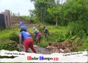 Pererat Silaturahmi, Babinsa Karangrejo Dan Warga Dusun Sumberjo Kompak Kerja Bakti Bersihkan Lingkungan