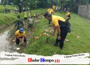 Kapolsek Baron Giat Jum,at bersih bersama Camat, TNI Forpimdes Jekek Kecamatan Baron
