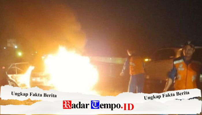 Mobil Terbakar di Jalan Tol Surabaya — Gresik Saat Dipakai Pulang Kampung
