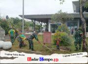 Ciptakan Lingkungan Yang Sehat Danramil 02/Sejangkung Pimpin Pembersihan di Pasar Wisata Perbatasan