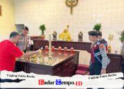 Polres Lumajang Lakukan Sterilisasi Vihara Jelang Perayaan Imlek