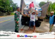 Babinsa Koramil 03/Tebas Dampingi Pendistribusian Pupuk kepada Petani