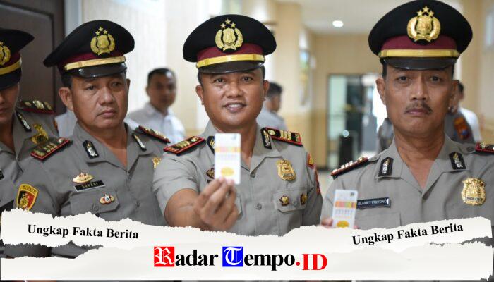Pastikan Bersih Narkoba, Polres Gresik Gelar Tes Urine Mendadak untuk 36 Personel