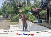 Babinsa Koramil 1002-01/BAS Hadir di Tengah Petani Desa Labuhan