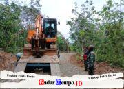Turunkan Alat Berat, Kodim 1008/Tabalong Percepat Pembangunan Jalan TMMD di Barimbun