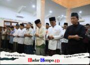 Polres Kediri Kota Sholat Tarawih Bersama Warga