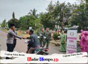 Berbagi Kebahagiaan di Bulan Suci Ramadhan, Posramil dan Polsek Batu Ampar Bagikan Takjil kepada Pengguna Jalan