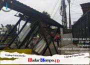 Halte Trans Jatim Desa Singkalan Rusak Belum Ada Evakuasi Dari Dinas Perhubungan