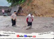 Aksi Heroik Polisi di Lumajang Gendong Siswa SD Seberangi Lahar Dingin Semeru