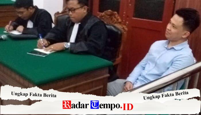 Rio Pangestu Menjambak Rambut Istri Menjalani Sidang KDRT di PN Surabaya