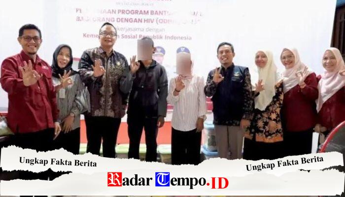 Ramadhan, Wabup dr. Alif Didampingi Kadinsos Serahkan Bantuan Untuk ODHIV Wujud Komitmen Eliminasi AIDS di Gresik