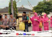 Semarak Ramadan 1447 H, Polsek Tarokan Tebar Kebaikan di Depan Mapolsek