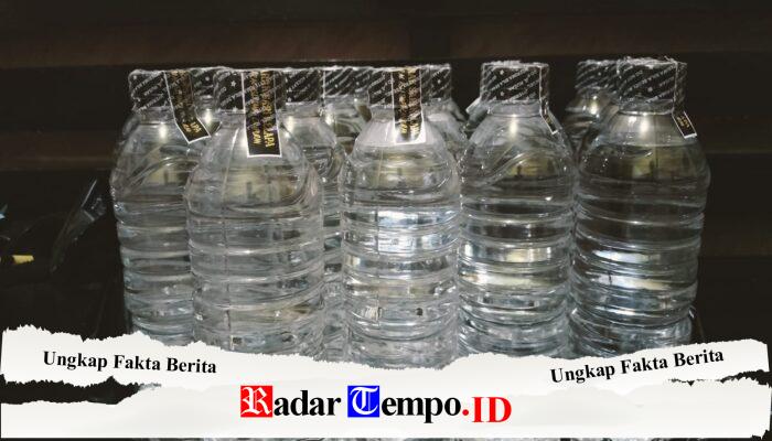 Polsek Kedungdung Amankan Belasan Botol Miras di Desa Komis