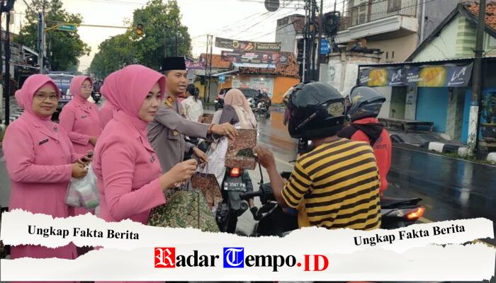 Bhayangkari Polsek Sampang Kota Bagikan Takjil dan Buka Puasa Bersama, Wujud Kepedulian dan Kebersamaan