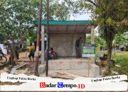 Gotong Royong TNI dan Warga Warnai Pembangunan Poskamling TMMD di Desa Barimbun