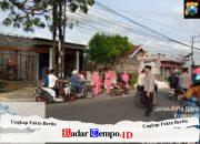 Polsek Torjun Bagikan Takjil kepada Pengendara, Wujud Kepedulian di Bulan Ramadhan