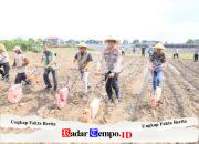Melalui Zoom Bersama Kapolri, Wakapolres Kediri Kota Tanam Jagung Simbolis di Burengan