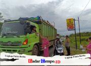 Ramadan Penuh Kepedulian, Polsek Jabiren Raya dan Bhayangkari Bagikan Takjil Gratis